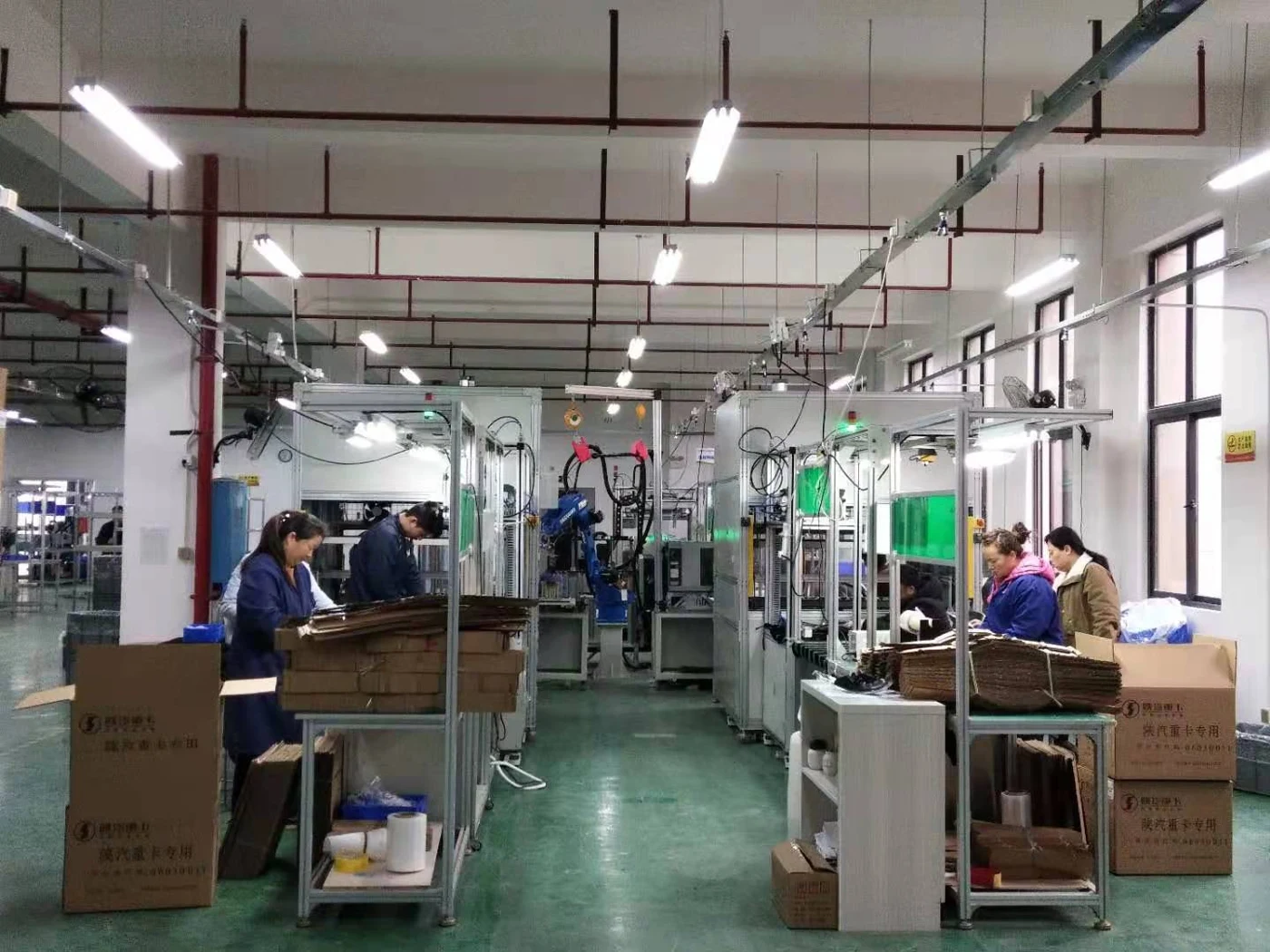 Vehicle-lighting assembly workshop shown in the company introduction